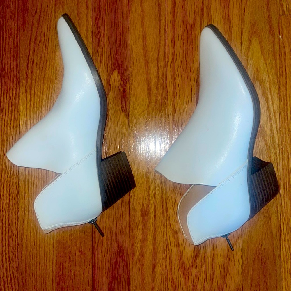 Size 10 woman boots never worn